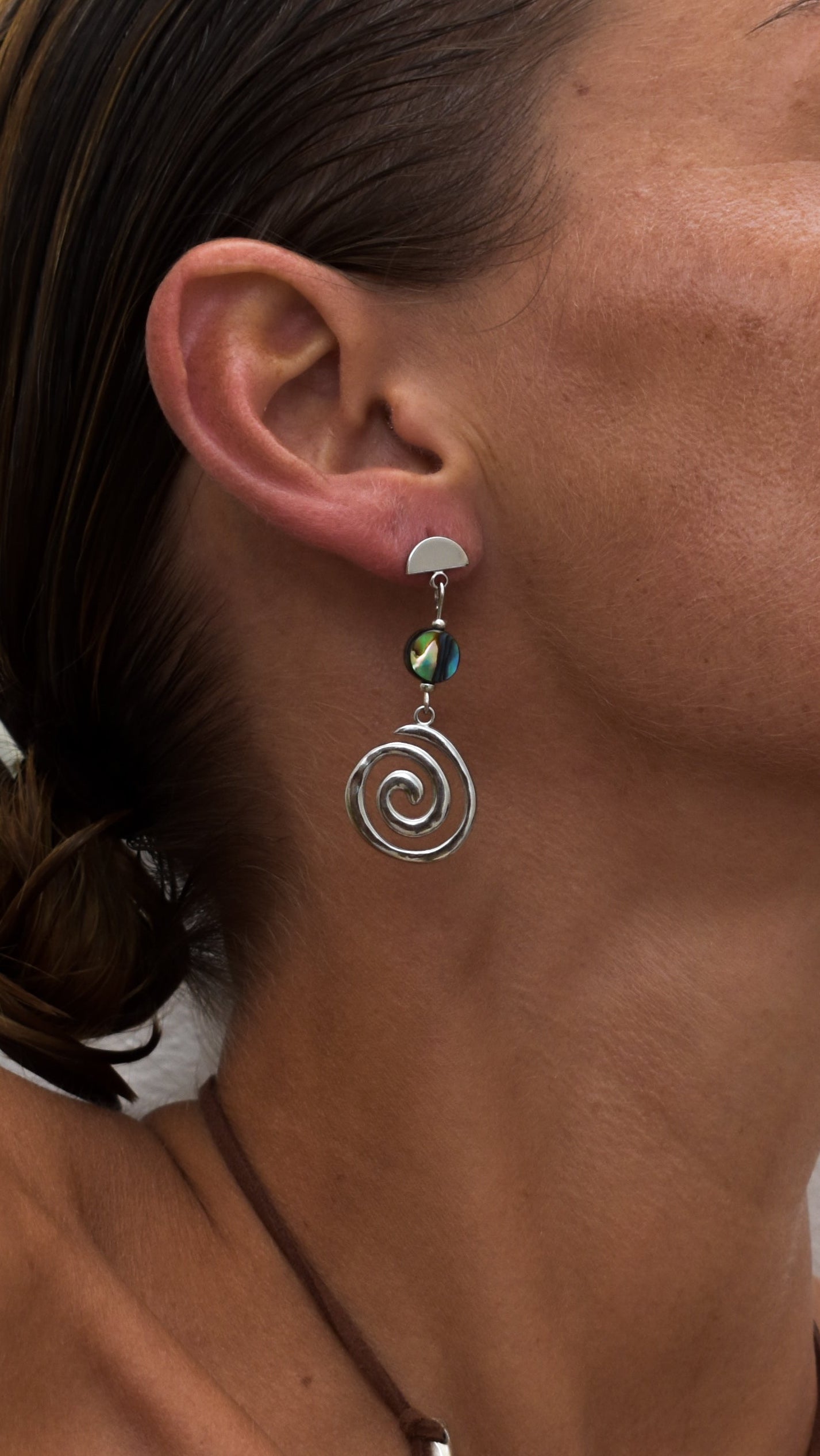 Whirl of Strenght Silver- Abalone oorbellen